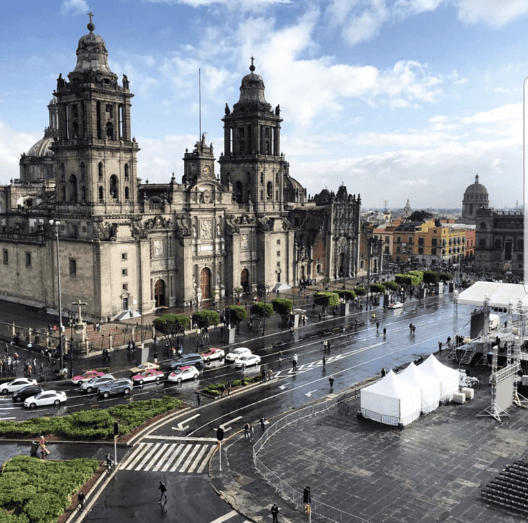 Mexico City’s Main Square – Zocalo, Cathedrals, Museums, Tacos, Restaurants, Legal Zones to Smoke Weed, and everything you need to know to make the most of your day in Mexico City’s Main Square.